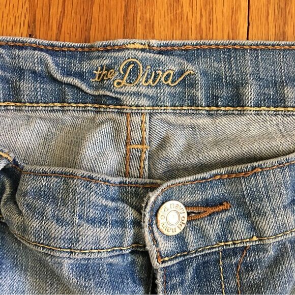 Old Navy Diva Light Wash Jeans | Size 12 Short - Picture 3 of 6